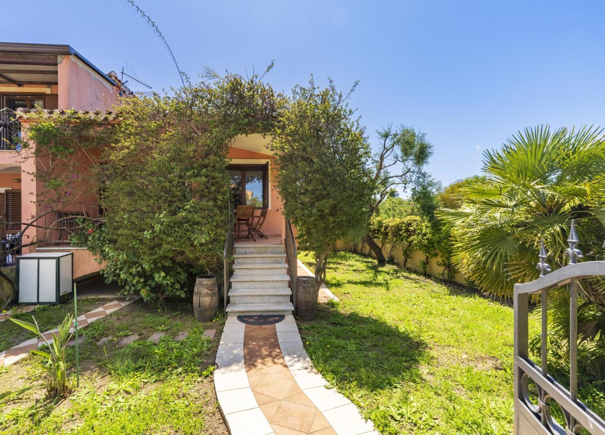 Casa Vacanze l'Olivastro al mare P Frailis Àrbatax Exterior foto