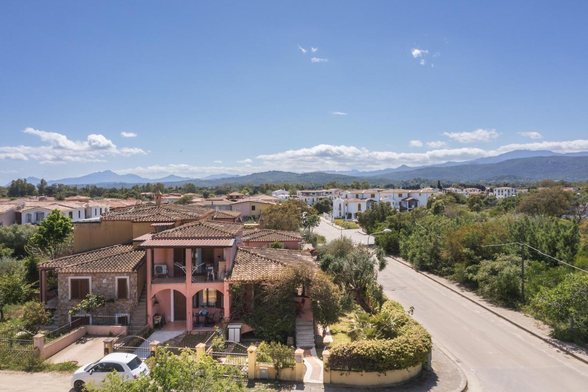 Casa Vacanze l'Olivastro al mare P Frailis Àrbatax Exterior foto